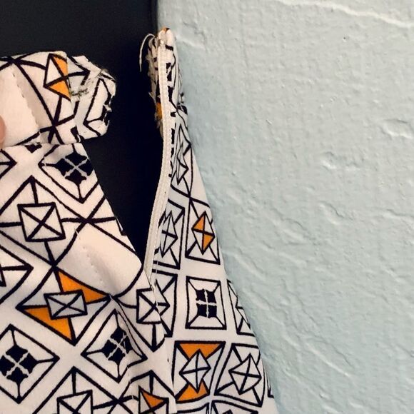 H&M Geometric Print High Waist Circle Skirt Size 2 - Picture 11 of 14